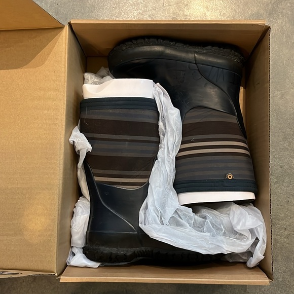 Bogs Striped Navy Blue Rain Boots - Picture 8 of 8